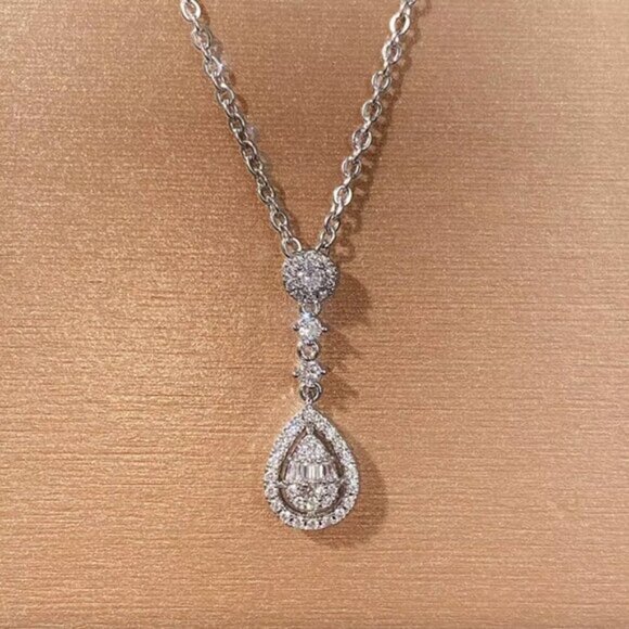 NEW 18k White Gold Diamond Necklace Pear Cut Waterdrop Diamond Pendant - Picture 7 of 10